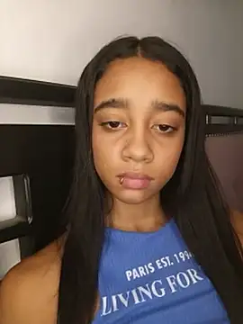 Chat +18 de Zoe_Sweett18 ao vivo