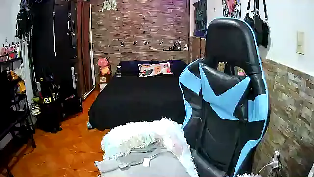 AngelaQueen_ élő XXX-chatje