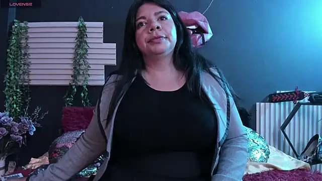Chatroom XXX en direct de kinky_momm