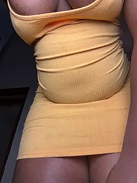 Hugemassivebootie élő XXX-chatje
