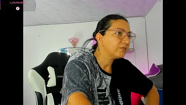 Serenity_Lux – Naživo XXX chat