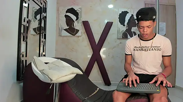 PRETTY_FEM Chat XXX in diretta