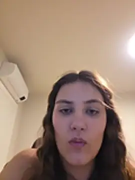 MiaRides19's Live XXX Chat