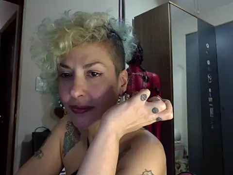 MariLouM's Live XXX Chat