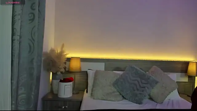 Chat XXX en directo de ZarahFoxx