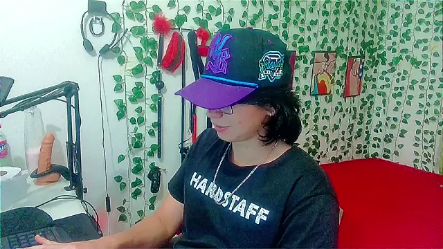 Andy_gray Live XXX-Chat