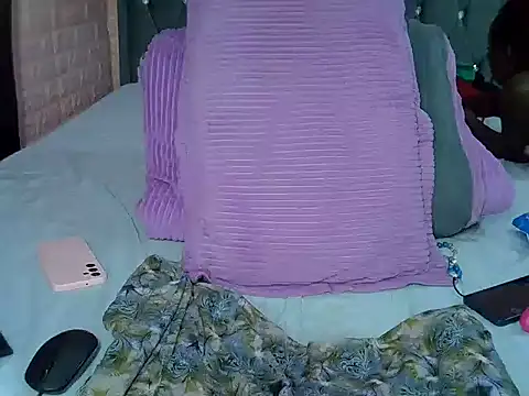 Chat XXX en directo de Happybree_