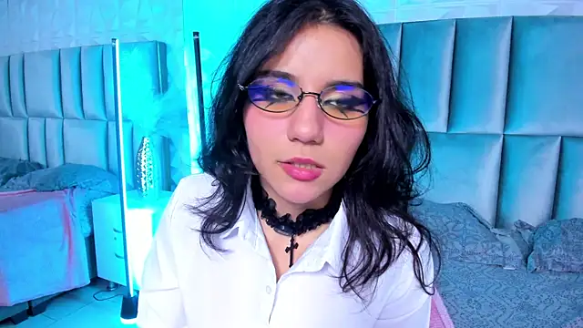 HollyPeach Live XXX-chat