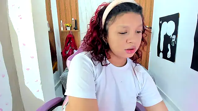 Emily_Coper18 Obrolan Langsung XXX