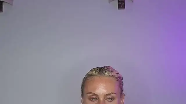 دردشة Elsa_24 الجنسية المباشرة
