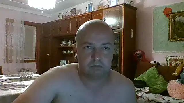 Chat +18 de Luceriusbigass ao vivo