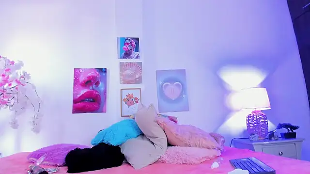 miikaa1's Live XXX Chat