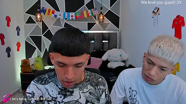 Juan_Nd_Steven Live XXX-Chat
