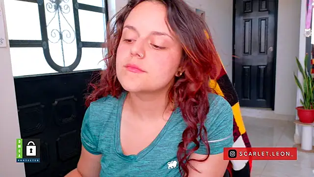 Scarletleon77 Adlı Modelin Canlı XXX Sohbeti