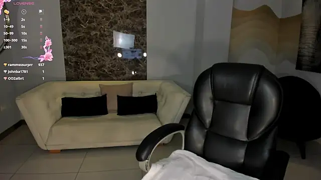 NinaMichelle Chat XXX in diretta