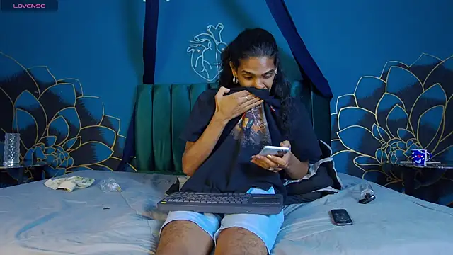 maxi_max0 Live XXX Chat