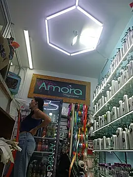 LunaZambrano 现场XXX聊天
