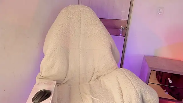 Chatroom XXX en direct de sofi_soft_