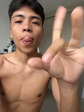 Chat +18 de MaxiWildd ao vivo