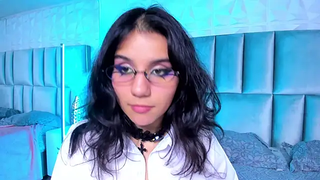 دردشة HollyPeach الجنسية المباشرة