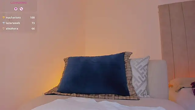 Chat +18 de luisah_ ao vivo