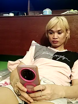 QueenSoreal's Live XXX Chat