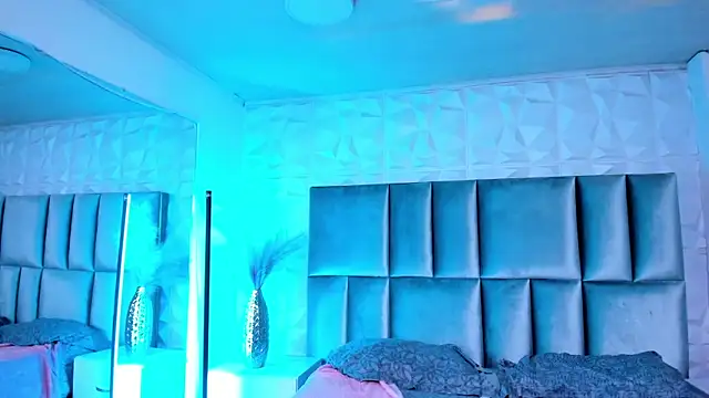 แชท XXX สดของ HollyPeach