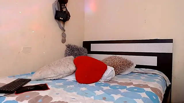 Chat XXX en directo de chika_hellar