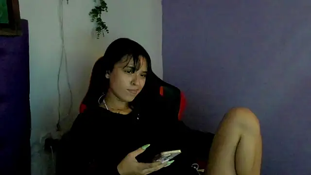 Chat +18 de Cloeandtyfanny ao vivo