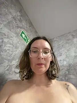 Živý XXX chat The_Snowwhitee