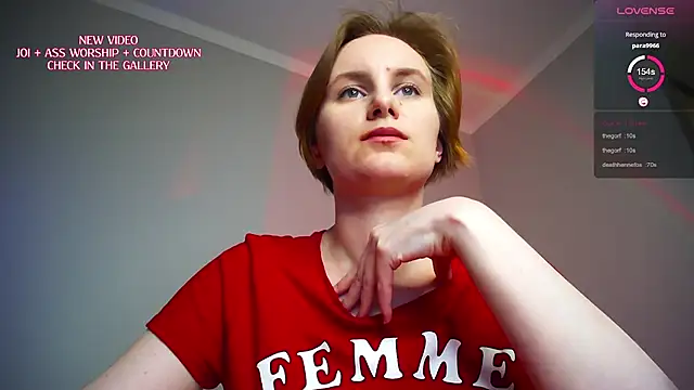 צ'אט XXX בשידור חי של KinkyMissCherry