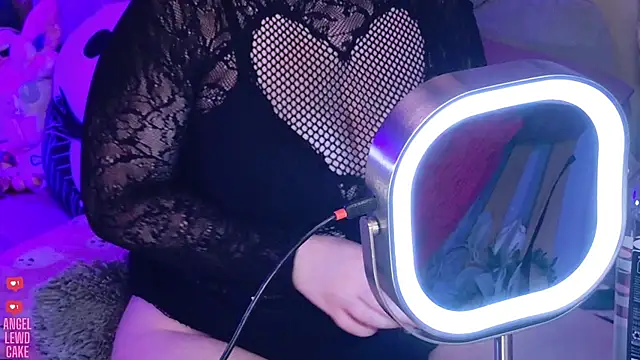دردشة Angel-Lewd-Cake الجنسية المباشرة