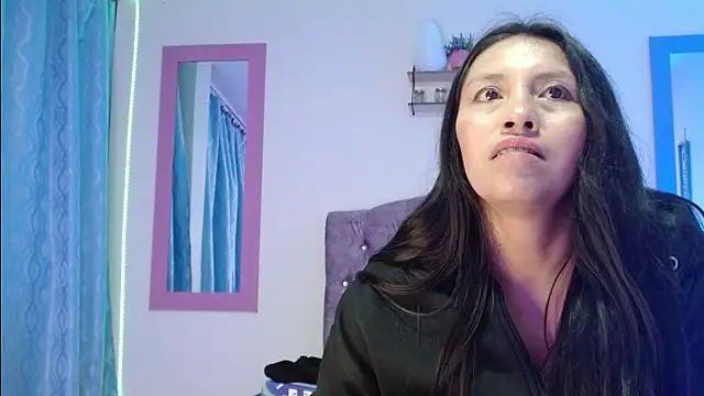 naya_10 Adlı Modelin Canlı XXX Sohbeti