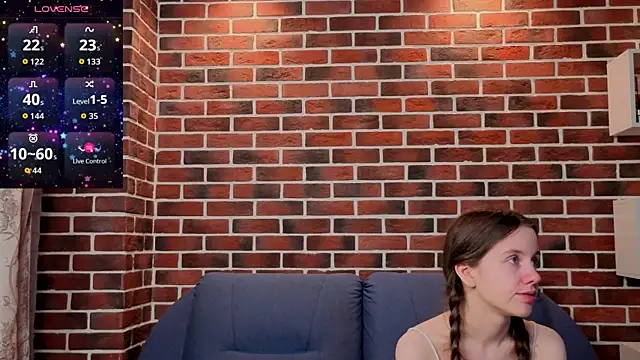 MyrtaMcclaney's Live XXX Chat