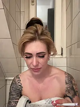 SelinaGalinsky6's Live XXX Chat