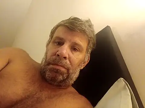 stud2512 élő XXX-chatje