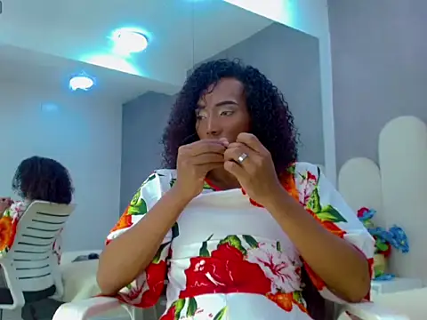 XXX chat uživo modela bella_77_