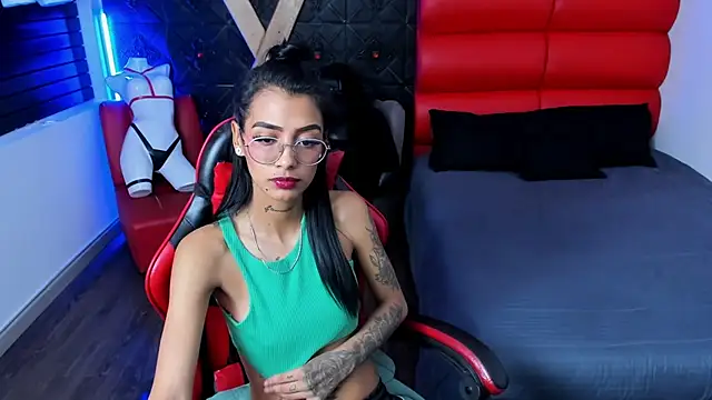 KarlaSlutSkinny__ Chat XXX in diretta