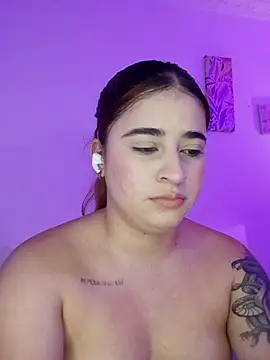 martina_connor1 Adlı Modelin Canlı XXX Sohbeti