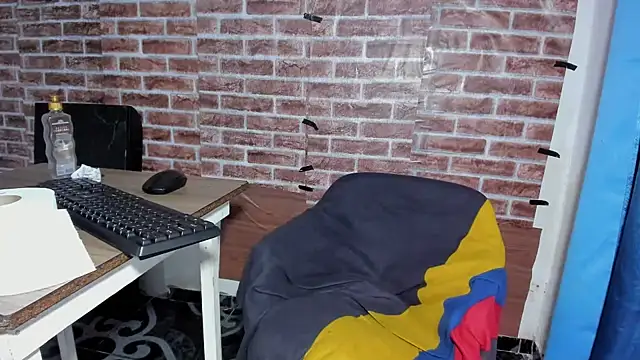 Chat XXX en directo de Freedom_24