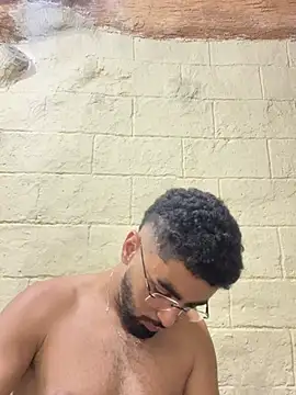 عرض كام Arabic_male07