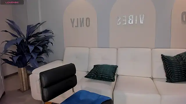 XXX chat uživo modela SunnyRivers