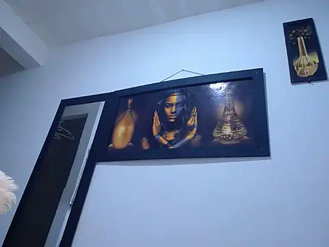 Онлайн чат XXX NikolSexyHot