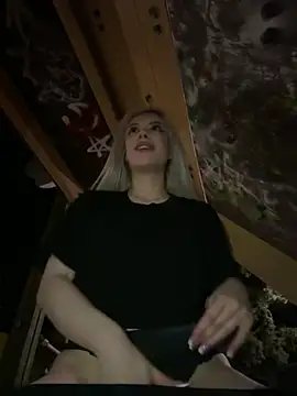 AlyssaFoxx_ Chat XXX in diretta