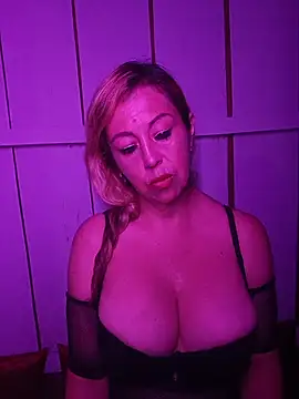 Онлайн чат XXX SofiaMilfx69