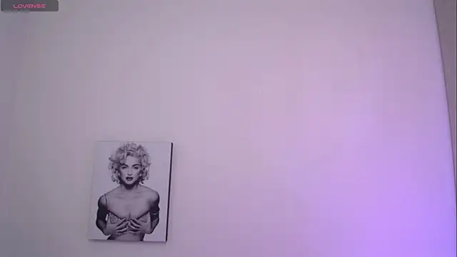 Millie_bobby: απευθείας συνομιλία ΧΧΧ