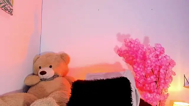 В ебкам-шоу SagiraBelle