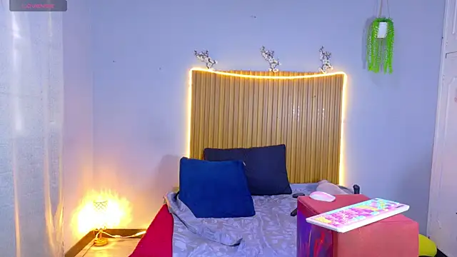 Онлайн чат XXX CIccioline_pussyGolden