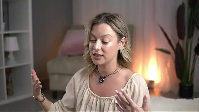 AnnastasiaMills' Live XXX Chat