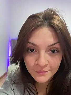 Chat +18 de Danielaeliana ao vivo